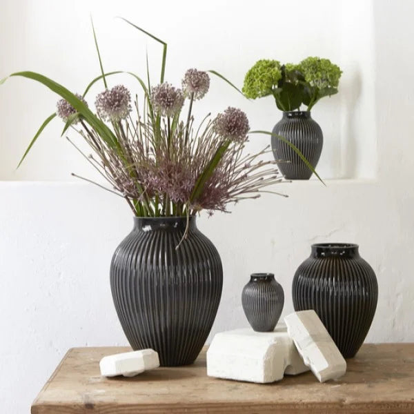 Knabstrup - Vase riller sort - 20 cm